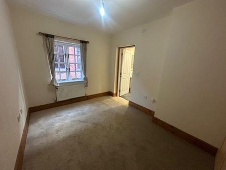 2 bedroom Flat To Let - Photo 2