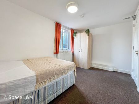 Basingstoke Road, Reading, Berkshire, RG2 0ET - Photo 4