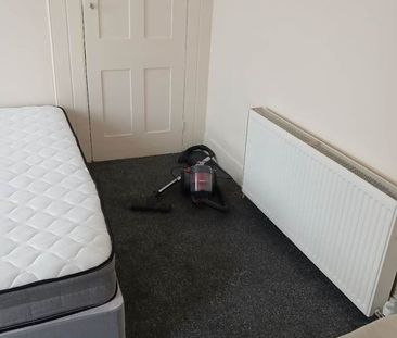 Room in a Shared House, Grove Road Acton, W3 - Photo 1