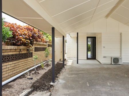 79 Markeri Street, Mermaid Waters - Photo 3