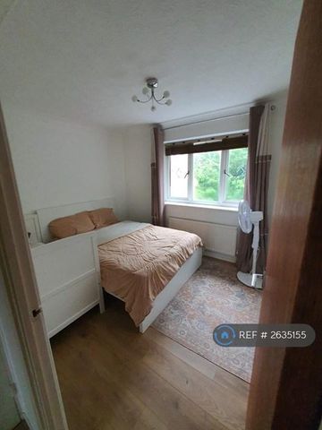 2 bedroom terraced house to rent - Photo 4