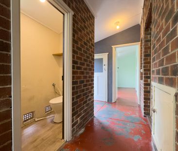 Ideal Locale - Photo 2