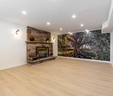 For Lease - 12 Scarden Avenue, Toronto, Ontario - Photo 2