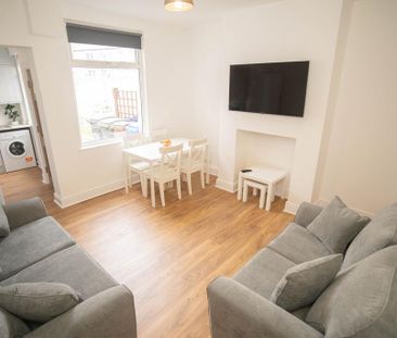 4 bedroom terraced house to rent - Photo 6