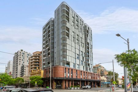 One Bedroom Apartment With Oversized Study And Lift Access - Photo 4