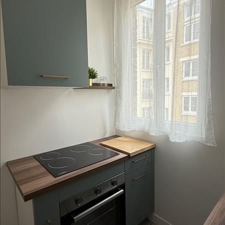 2 pièces - Meublé - 31 m² - 4ème étage - Colocation non autorisée - Photo 1