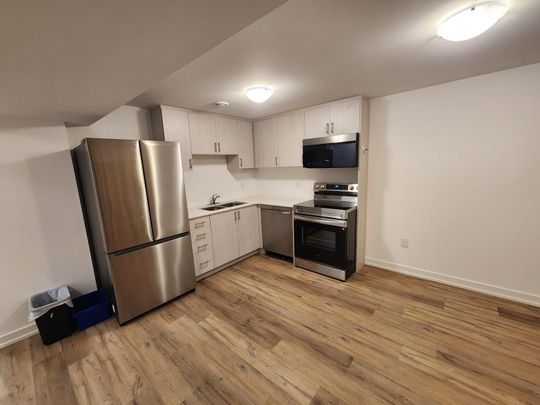 For Lease - 2 Marina Place, Welland, Ontario - Photo 1