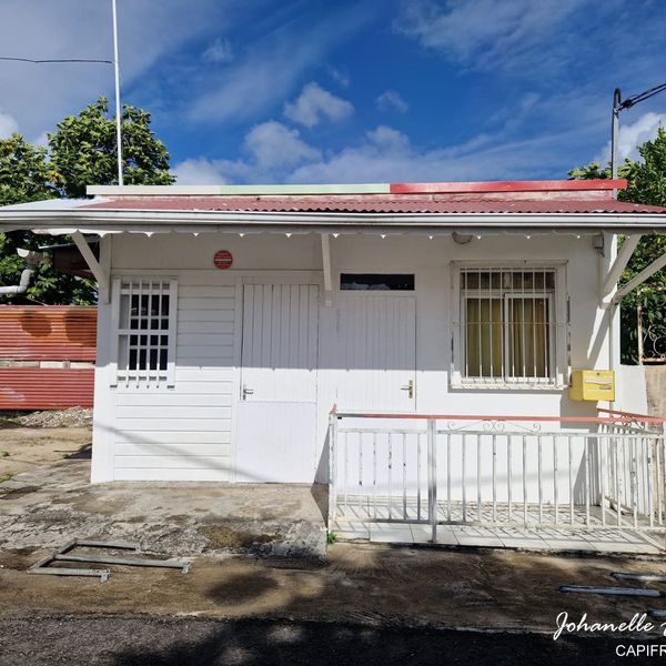 Dpt Guadeloupe (971), à louer LES ABYMES appartement T1 - Photo 1