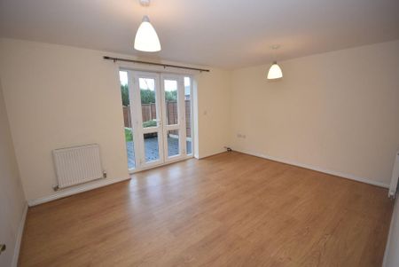 4 bedroom detached house to rent - Photo 2