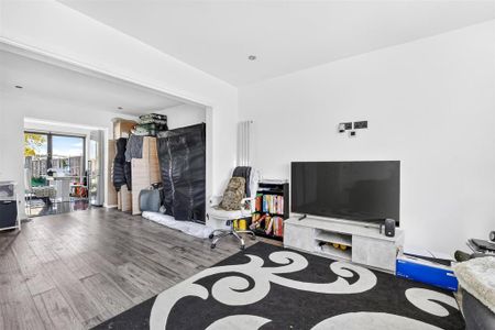 4 bedroom house to rent - Photo 3