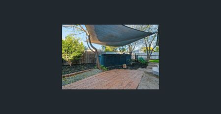 Spacious 4-Bedroom Family Home– Available 12 December - Photo 3