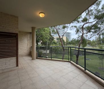 Exquisite, Restored Apartment Within Carlingford West School Catchment - Photo 2