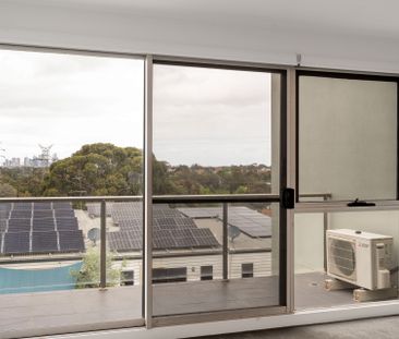 Stunning Three-Bedroom Apartment - Photo 4