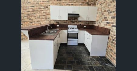 Spacious architecturally-designed 2-bed unit with ocean views - Photo 3