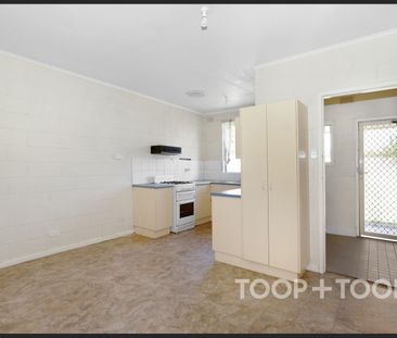 Two Bedroom Home on Spacious Block - Photo 4