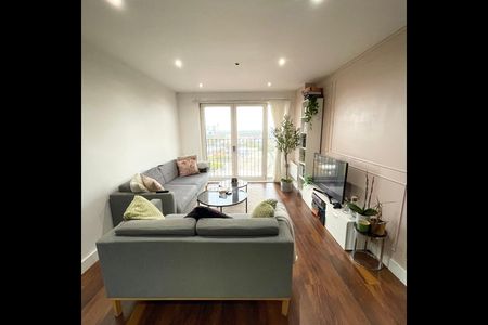 3 Bed Flat, Block A Wilburn Basin, M5 - Photo 3