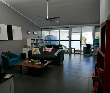 4/15 Craven Close, Port Douglas QLD - Photo 3