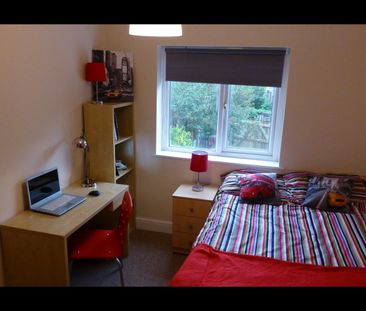 Room in a Shared House, Milton Road, SO15 - Photo 1