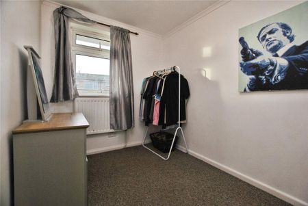 3 bedroom terraced house to rent - Photo 3
