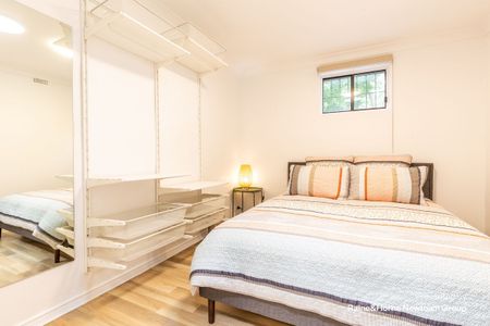The One Bedder - *Entry via Kingston Lane* - Photo 4