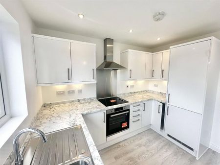 3 bedroom terraced house to rent - Photo 5
