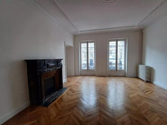 location Appartement T7 DE 250m² À PARIS - Photo 1