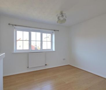 2 bedroom end of terrace house to rent - Photo 4