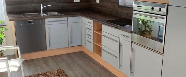 Schöne,komplett renovierte 2 Zimmerwohnung zu vermieten - Foto 1