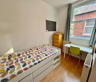 7 Bed End Terrace, Henry Road, NG7 - Photo 6