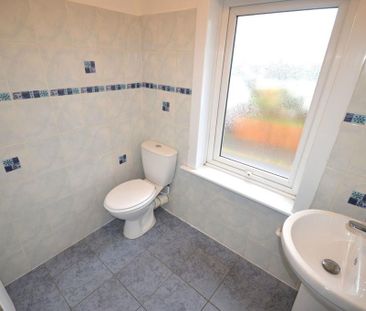 2 bedroom end of terrace house to rent - Photo 6