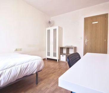 Carrer d'Albalat dels Tarongers, Valencia, Valencian Community 46021 - Photo 6