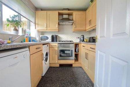 3 bedroom detached house to rent - Photo 5