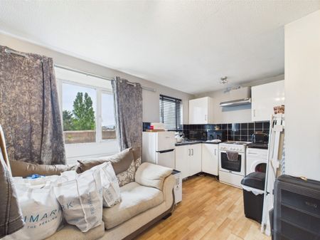 St Peters Close, Cheltenham, Gloucestershire, GL51 - Photo 4