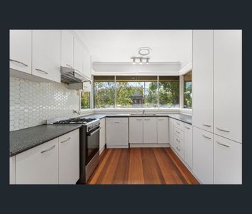 Generous Family Home in Top Location! - Photo 4