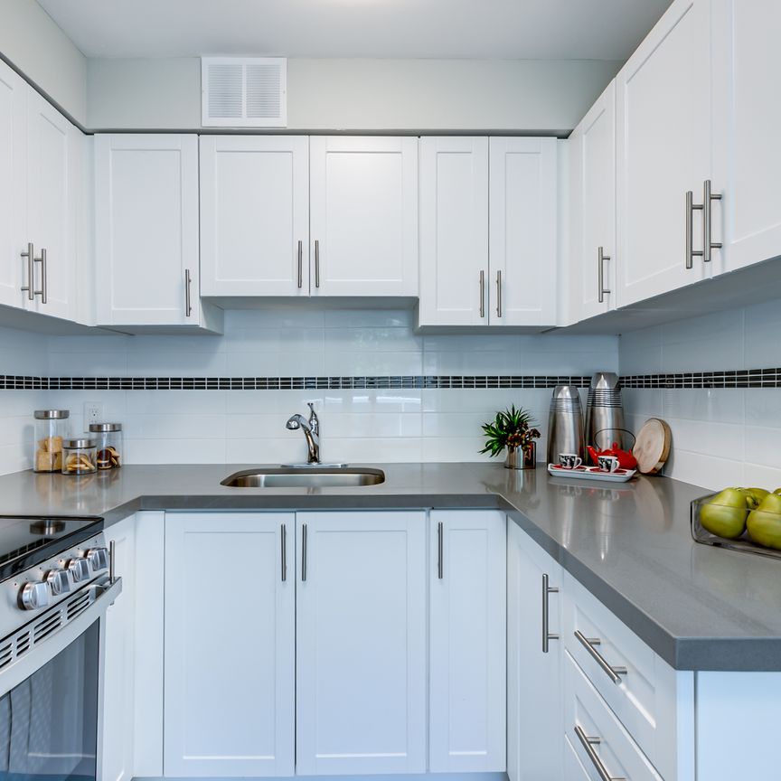 Bachelor Apartment - Photo 1