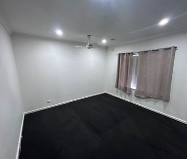 Renovated Large 2 Bedroom Unit near CBD&excl; - Photo 3