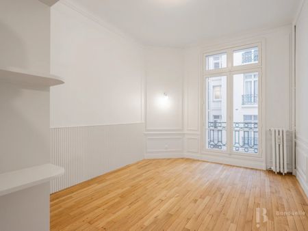 Tout savoir sur cet appartement dans le quartier Parc Monceau, à Paris 8ème - Photo 2
