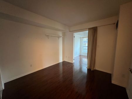 For Lease - 7 Carlton Street Unit# 1115, Toronto, Ontario - Photo 2