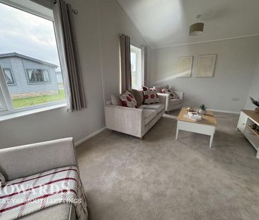 2 bedroom park home to rent - Photo 1