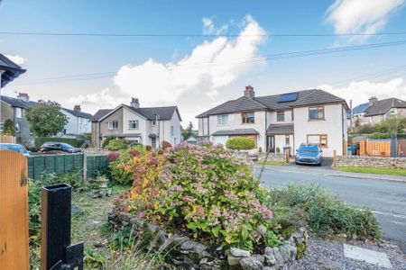 3 bedroom semi-detached house to rent - Photo 3