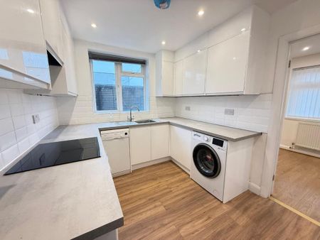 2 bedroom maisonette to rent - Photo 3