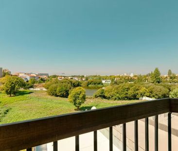 Praça de 9 de Abril, Porto, Braga 4200-422 - Photo 1