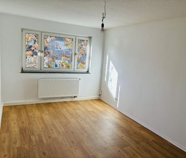 2- Zimmer, helles Tageslichtbad und separate Küche – ideal für city... - Photo 1