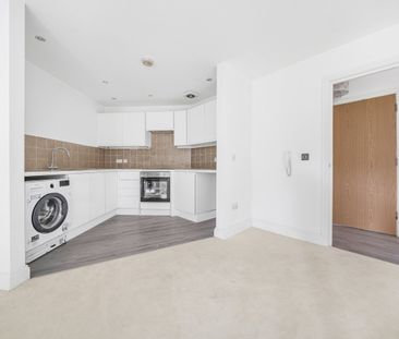 Flat to rent - Westerham Drive, Sidcup, DA15 - Photo 1