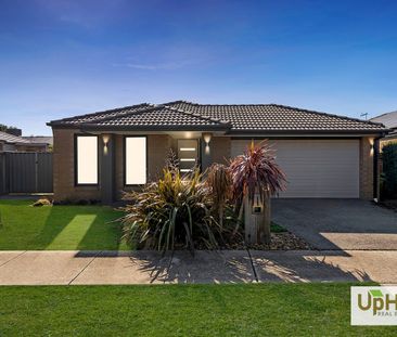 Immaculate Family House In MAYFIELD ESTATE - Photo 1