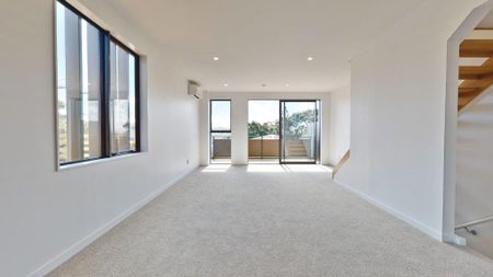 *Quality living in Seatoun Heights awaits—secure your new home now!* - Photo 2