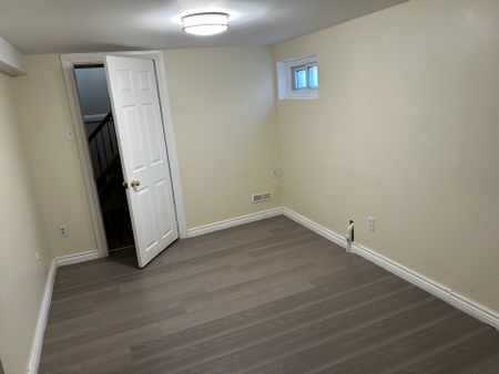 For Lease - 24 Stoddart Drive Unit# Lower, Aurora, Ontario - Photo 2