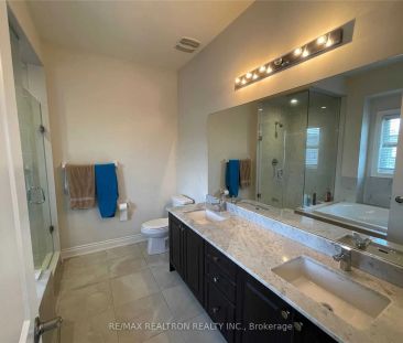 Detached Home For Lease | W9048796 - Photo 3