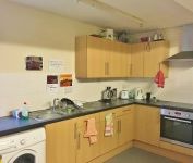 1 bed Room in Shared House - To Let - Photo 6