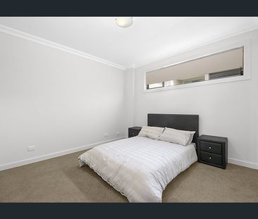 MODERN APARTMENT IN A CENTRAL LOCATION - Photo 2